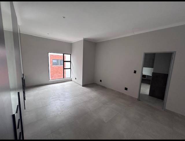 3 BEDROOM HOUSE FOR SALE IN SIX FOUNTAINS RESIDENTIAL ESTATE